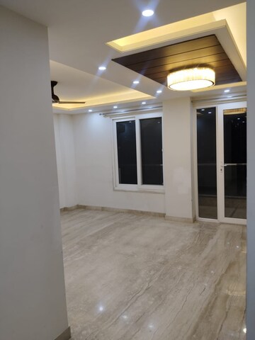 Room in 3 BHK Builder Floor at Ansal Sushant Apartments, Sushant Lok I – for Rent
