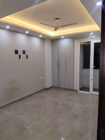 Room in 3 BHK Builder Floor at Ansal Sushant Apartments, Sushant Lok I – for Rent