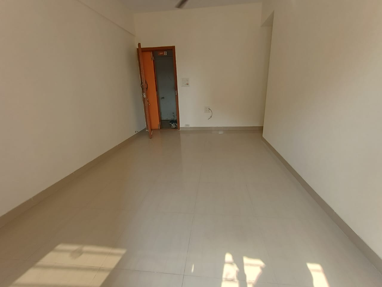 1 BHK + Servant Room Apartment For Rent in Crystal Armus