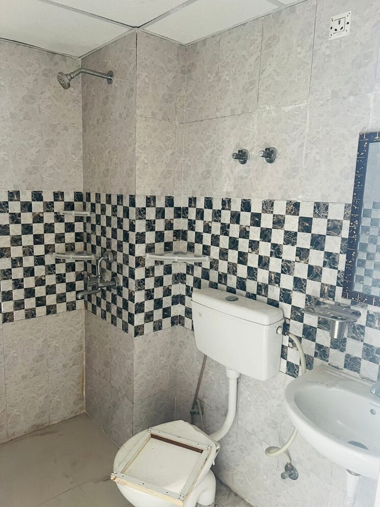 Bathroom, chd-avenue-71 3 Bedroom 1802 Sq.Ft. Apartment In Sector 71 Gurgaon 8654366