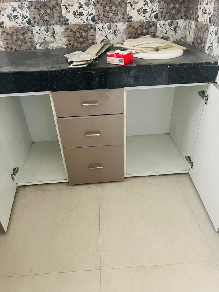 Kitchen, chd-avenue-71 3 Bedroom 1802 Sq.Ft. Apartment In Sector 71 Gurgaon 8654366