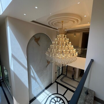 Team Area in 5 BHK Villa at Dera Mandi – for Sale