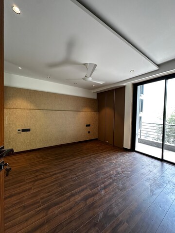 Room in 4 BHK Villa at Itc Silverglades Laburnum, Sector 28 – for Sale