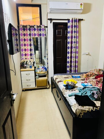 Bedroom in 3 BHK Builder Floor at Tulip Mall, Sector 46 – for Rent