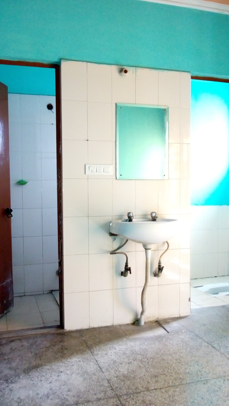 Bathroom, molarband 1 Bedroom 516 Sq.Ft. Apartment In Molarband Delhi 8654417