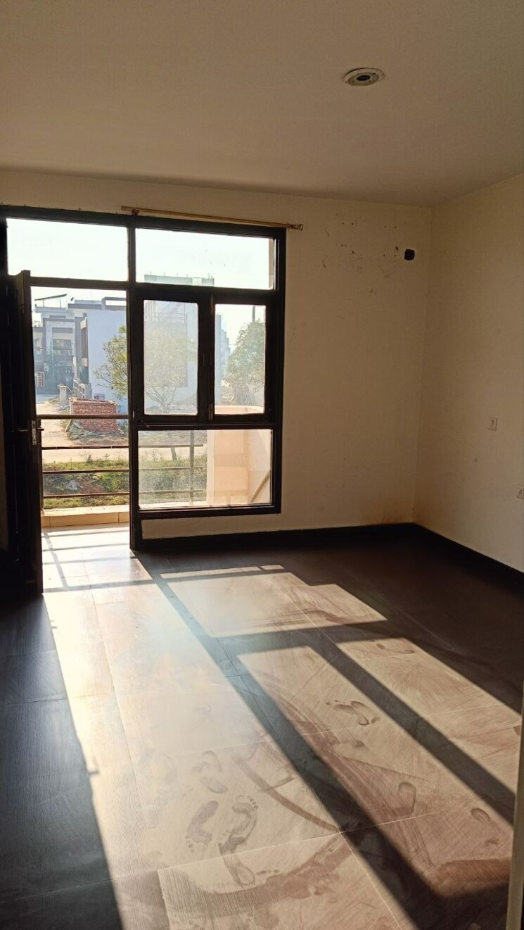 Room, wave-city 3.5 Bedroom 2500 Sq.Ft. Apartment In Wave City Ghaziabad 8654427