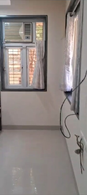 Bathroom in 3 BHK Apartment at Silver Oaks Apartment, Mulund West – for Rent