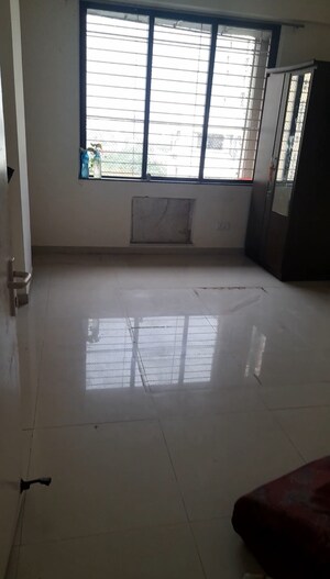 Room in 4 BHK Apartment at Sheth Golden Willows, Mulund West – for Sale