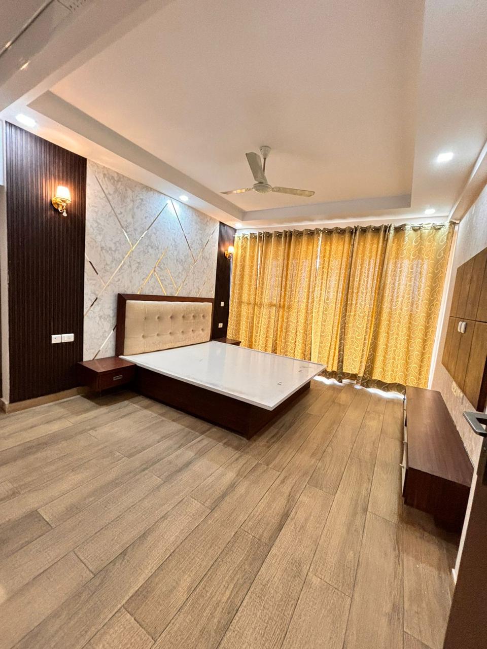 5 BHK + Servant Room Apartment For Rent in MI Rustle Court