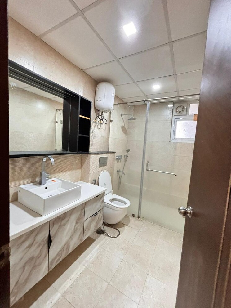 Bathroom, mi-rustle-court 5 Bedroom 2350 Sq.Ft. Apartment In Gomti Nagar Lucknow 8654495