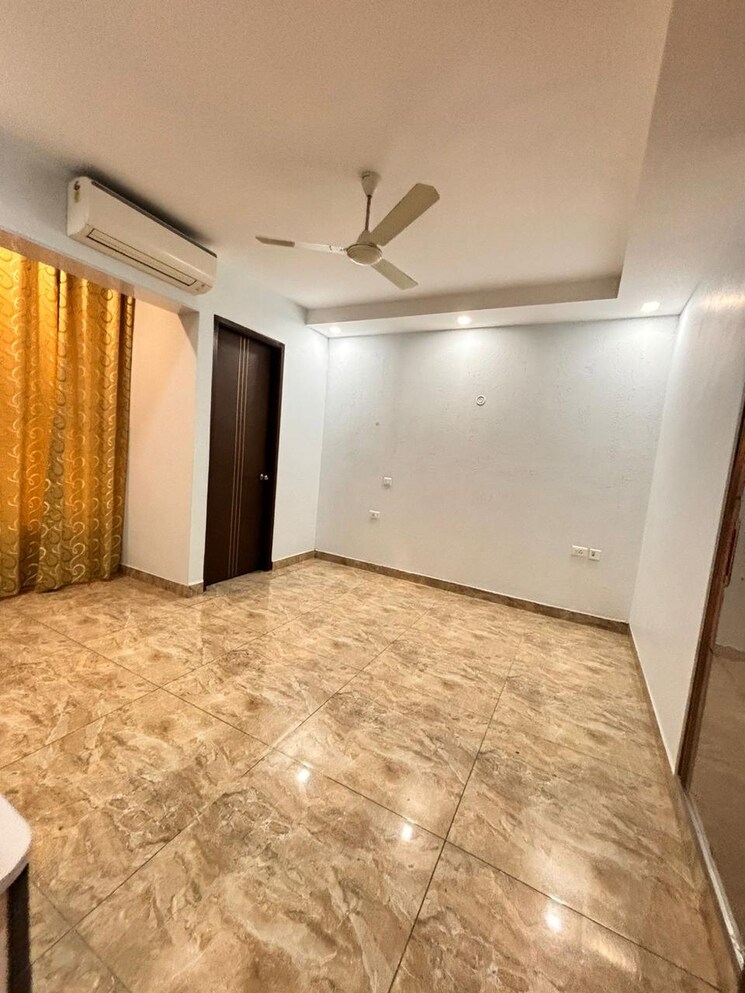 Room, mi-rustle-court 5 Bedroom 2350 Sq.Ft. Apartment In Gomti Nagar Lucknow 8654495