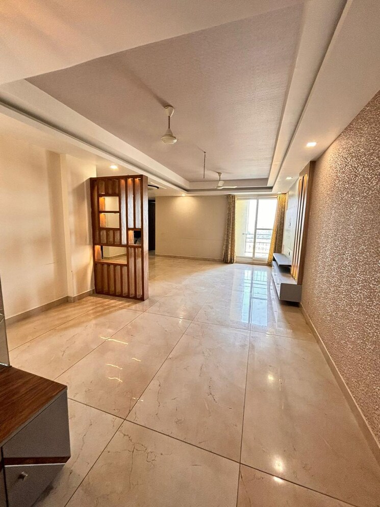 Room, mi-rustle-court 5 Bedroom 2350 Sq.Ft. Apartment In Gomti Nagar Lucknow 8654495