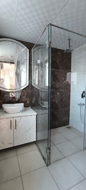 Bathroom in 3 BHK Builder Floor at BPTP Amstoria Country Floor, Sector 102 – for Sale