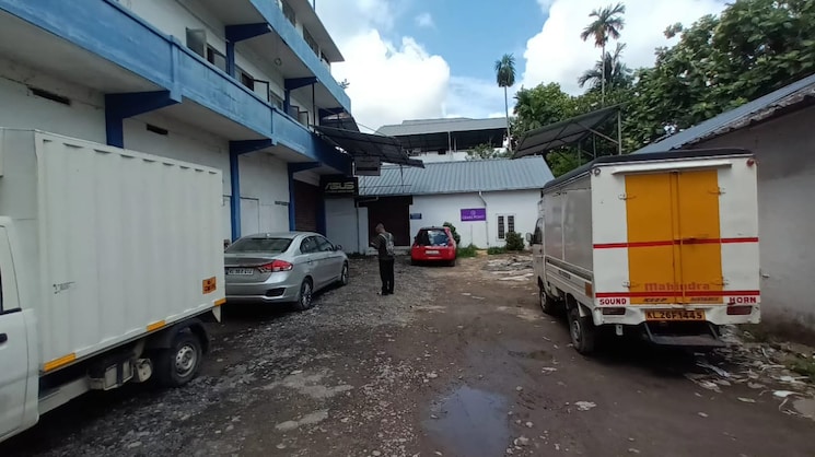  Parking, ravipuram Commercial Warehouse 1750 Sq.Ft. In Ravipuram Kochi 8654697