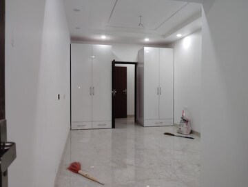 2.5 BHK Apartment For Rent in Prachin Apartment, Paschim Vihar