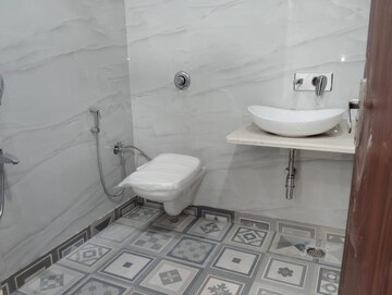 Bathroom in 2.5 BHK Apartment at Prachin Apartment, Paschim Vihar – for Rent