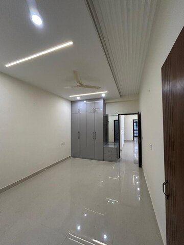 5 BHK Villa For Sale in Sector 17