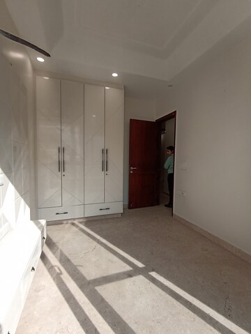 3 BHK Apartment For Rent in Triveni Apartments CGHS, Paschim Vihar