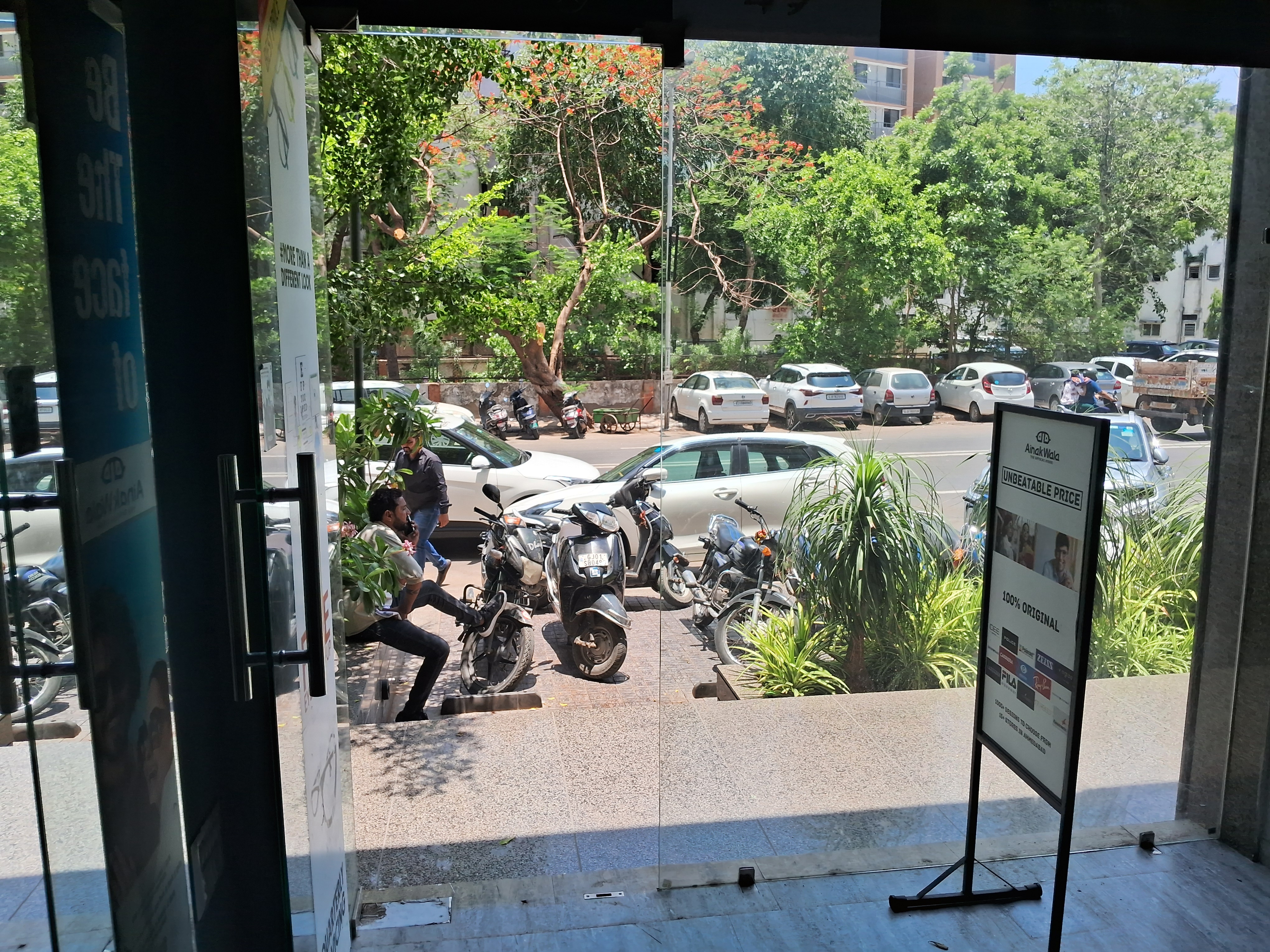 Retail Shop For Rent in Akshar Square