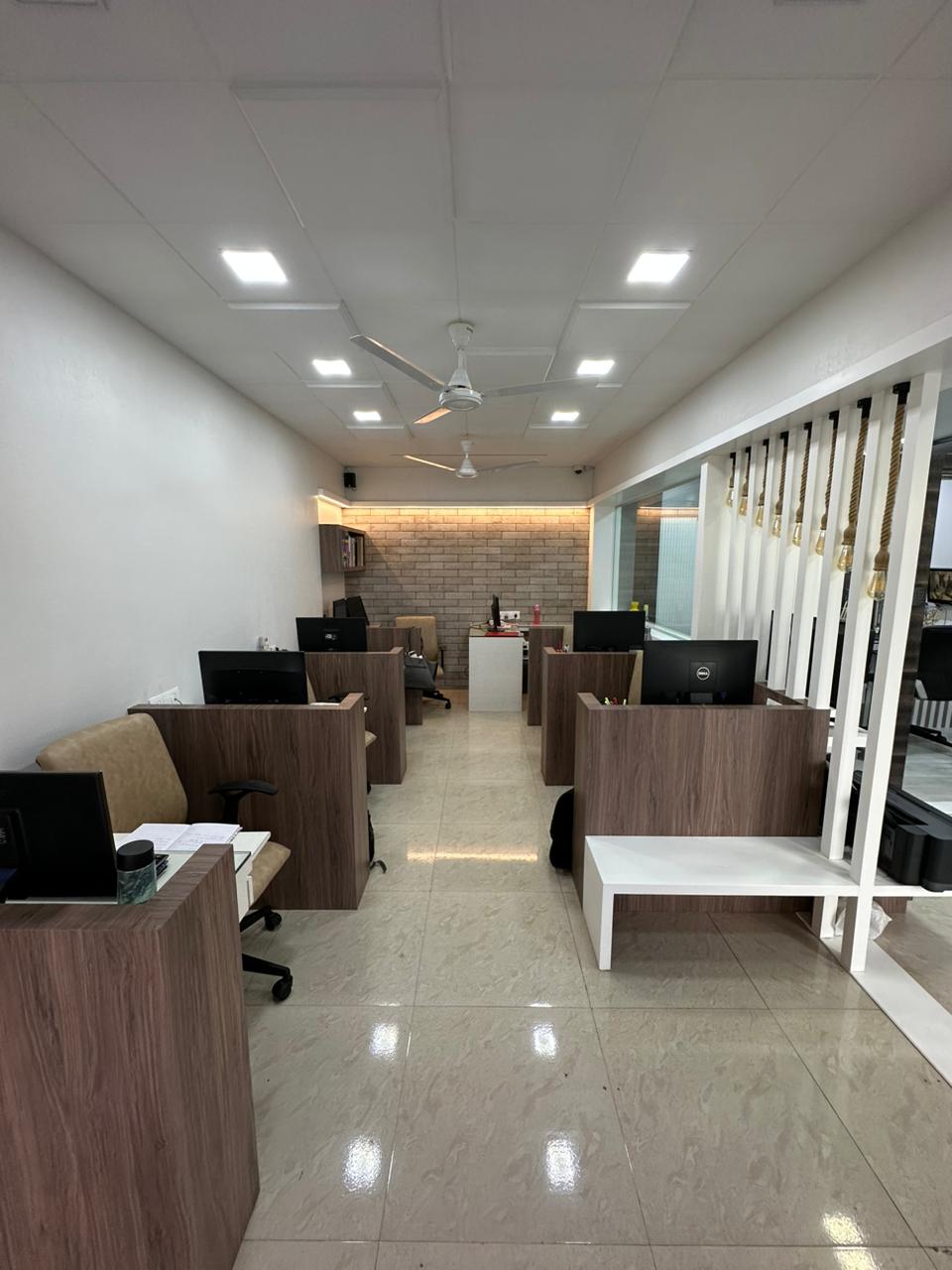 Showroom For Sale in Nikunj Niketan
