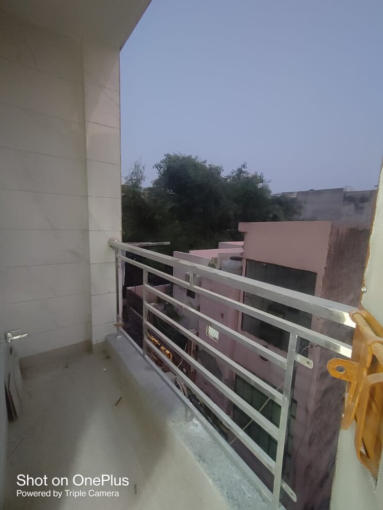 Balcony, dwarka mor 1 Bedroom 450 Sq.Ft. Builder Floor In Dwarka Mor Delhi 8654799