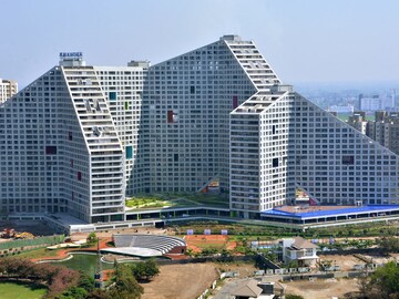 2 BHK Apartment For Rent in Amanora Future Towers, Hadapsar