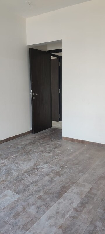 Room in 3 BHK Apartment at Jyoti Sukriti, Goregaon East – for Rent
