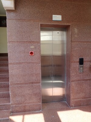  4 BHK Builder Floor at Sector 17 – for Sale