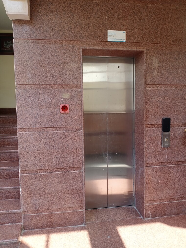 Other, sector 17 4 Bedroom 4500 Sq.Ft. Builder Floor In Sector 17 Faridabad 8654839