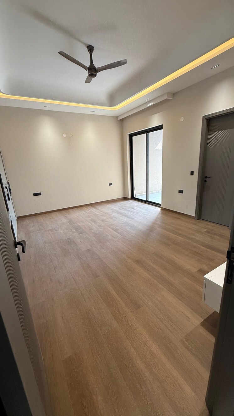 Room, green fields colony 3 Bedroom 1800 Sq.Ft. Builder Floor In Green Fields Colony Faridabad 8654859