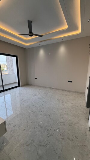 Room in 3 BHK Builder Floor at Green Fields Colony – for Sale