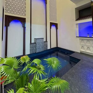 Furnished Amenities in 5 BHK Independent House at Vaishali Nagar – for Sale