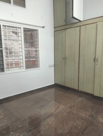 Room in 2 BHK Builder Floor at Hsr Layout – for Rent