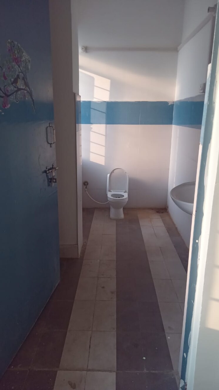 Bathroom, patliputra road 2 Bedroom 1200 Sq.Ft. Apartment In Patliputra Road Patna 8654907