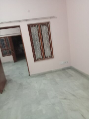 Room in 2 BHK Independent House at Aliganj – for Rent