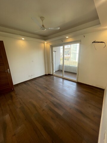 Room in 3 BHK Builder Floor at Sector 57 – for Rent