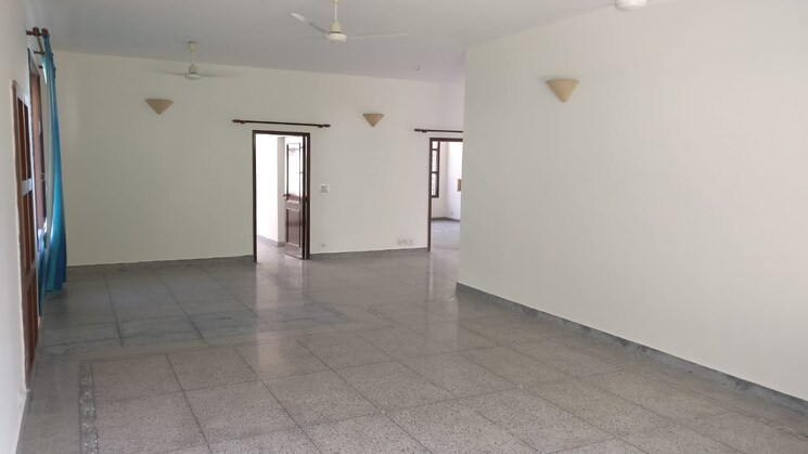 Room, sector 2 3.5 Bedroom 2100 Sq.Ft. Independent House In Sector 2 Panchkula 8654934