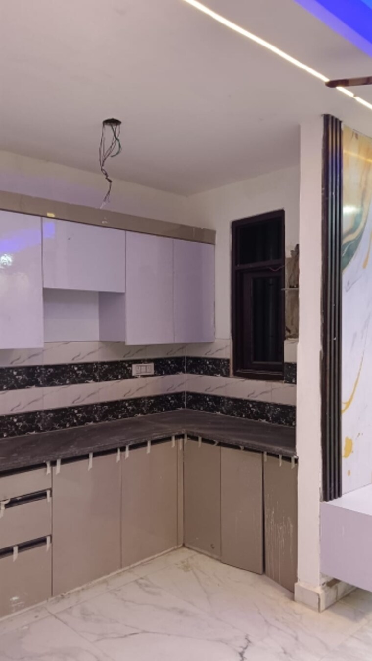 Kitchen, sector 73 2 Bedroom 1400 Sq.Ft. Builder Floor In Sector 73 Noida 8654942