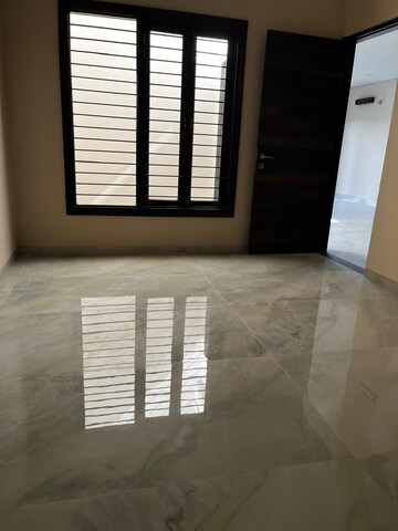 Room in 5 BHK Villa at Shyam Nagar – for Rent