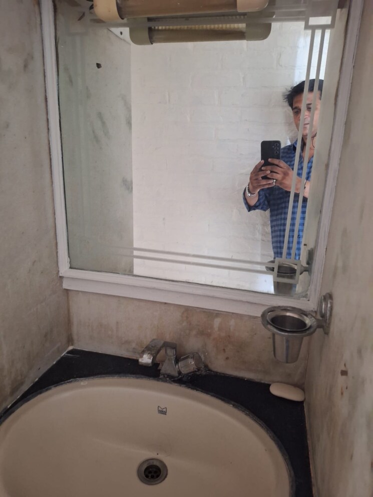 Bathroom, manish-darshan-andheri 1 Bedroom 476 Sq.Ft. Apartment In Andheri East Mumbai 8654986