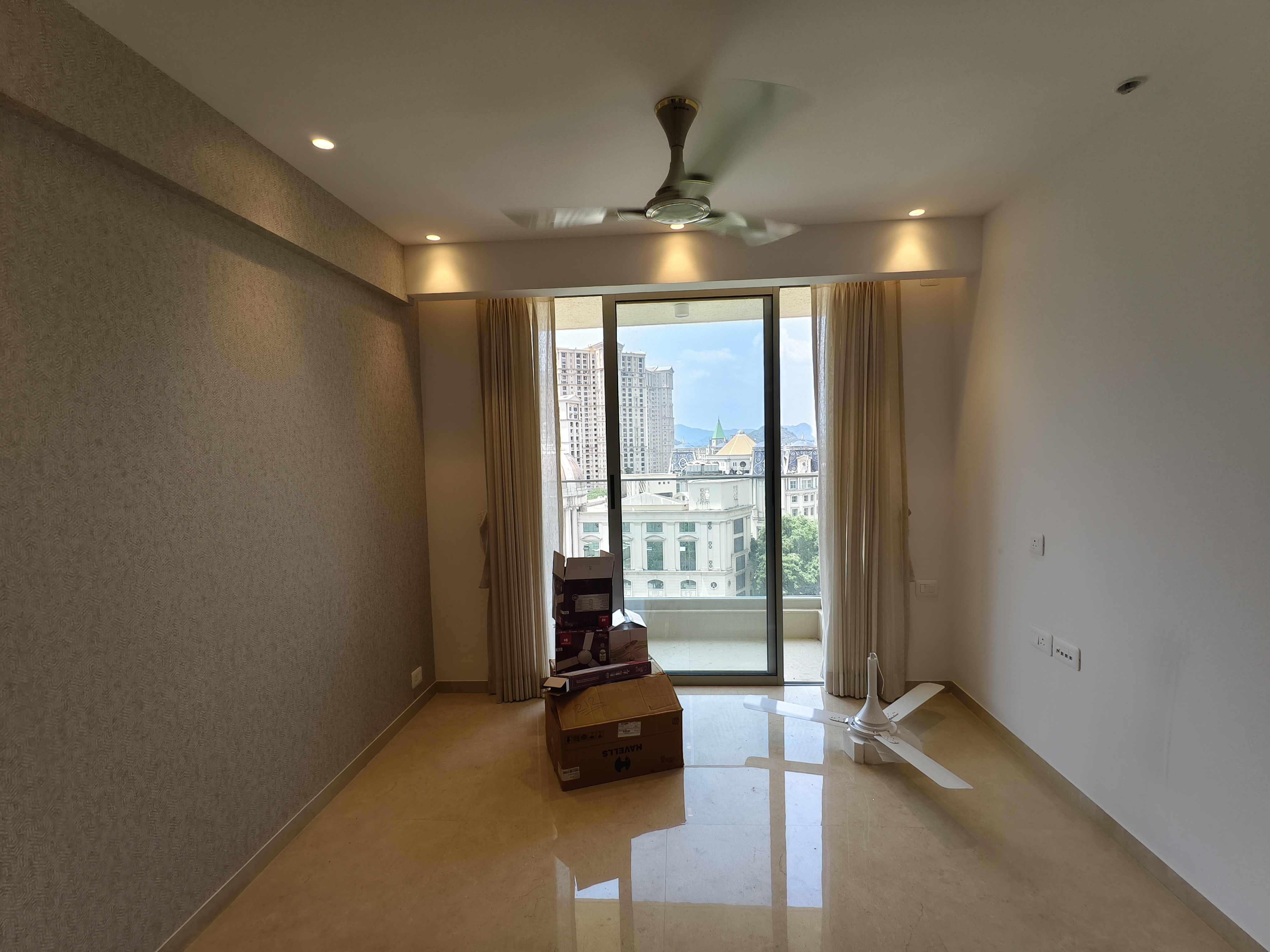 2 BHK Apartment For Rent in Hiranandani Highland