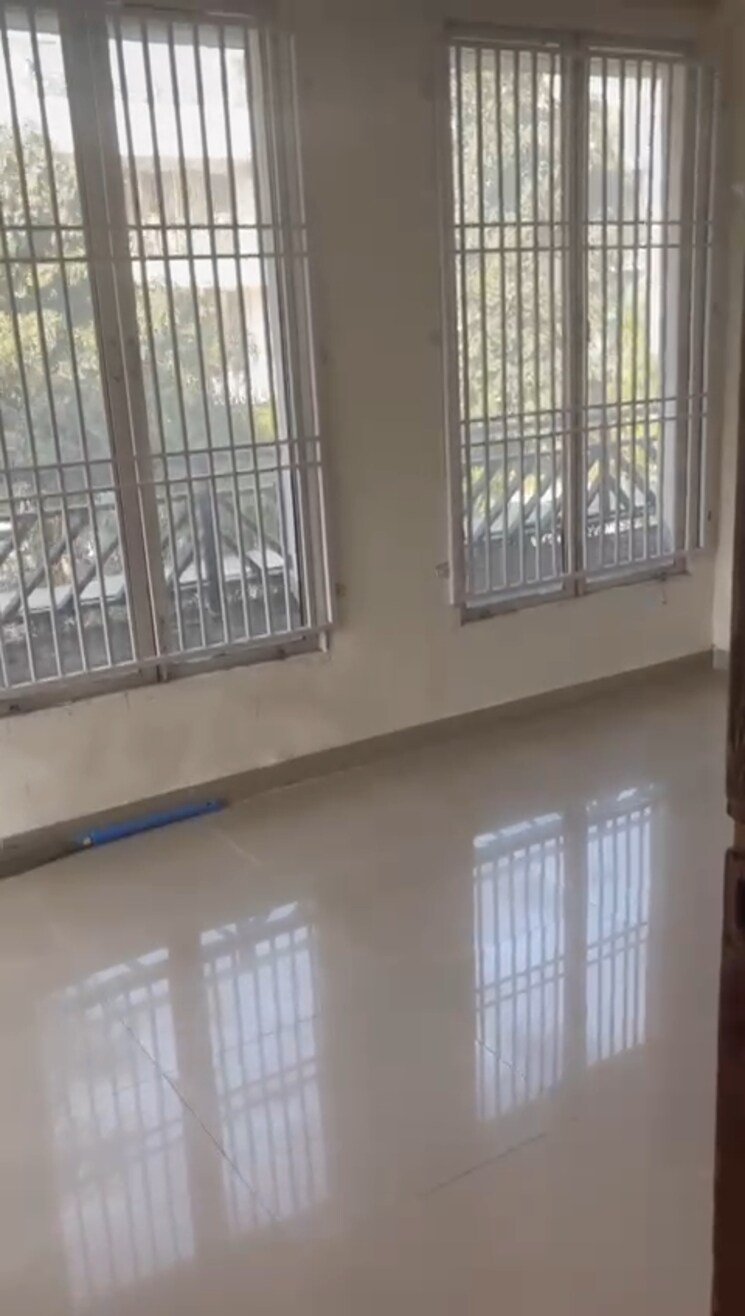 Room, puri-vip-floors 3 Bedroom 2700 Sq.Ft. Apartment In Sector 81 Faridabad 8655063