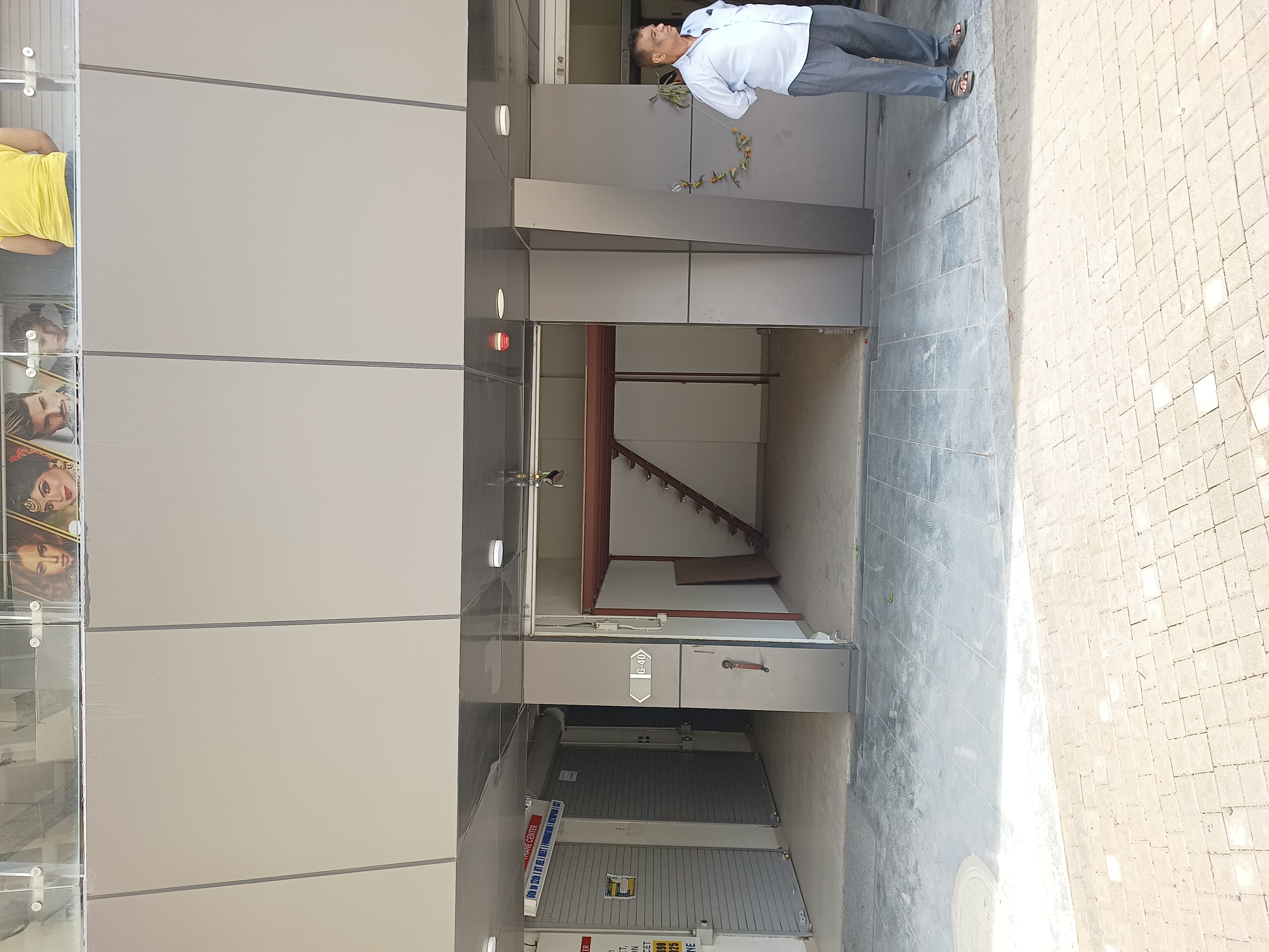 Retail Shop For Sale in Raymond Ten X Vibes