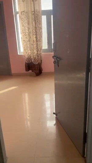 Room in 3 BHK Apartment at Omaxe Heights, Sector 86 – for Sale