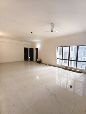 Room in 3 BHK Apartment at Uttorayon – for Sale