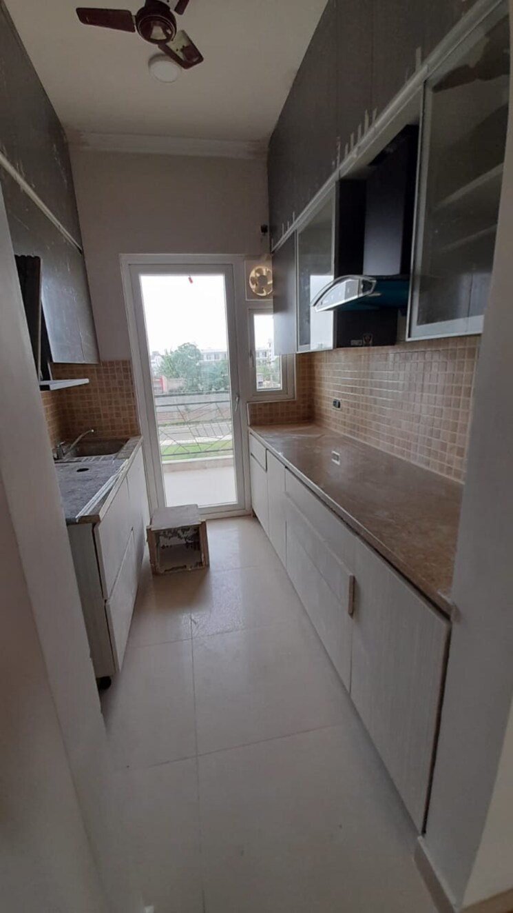 Kitchen, central-park-3-flower-valley 3 Bedroom 1230 Sq.Ft. Builder Floor In Sohna Sector 33 Gurgaon 8655191