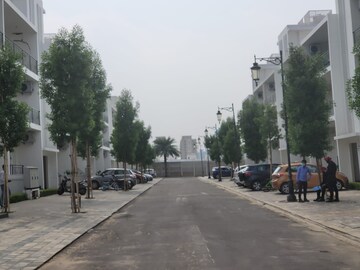 3 BHK Builder Floor – Exterior View View at Central Park 3 Flower Valley, Sohna Sector 33 - for Rent
