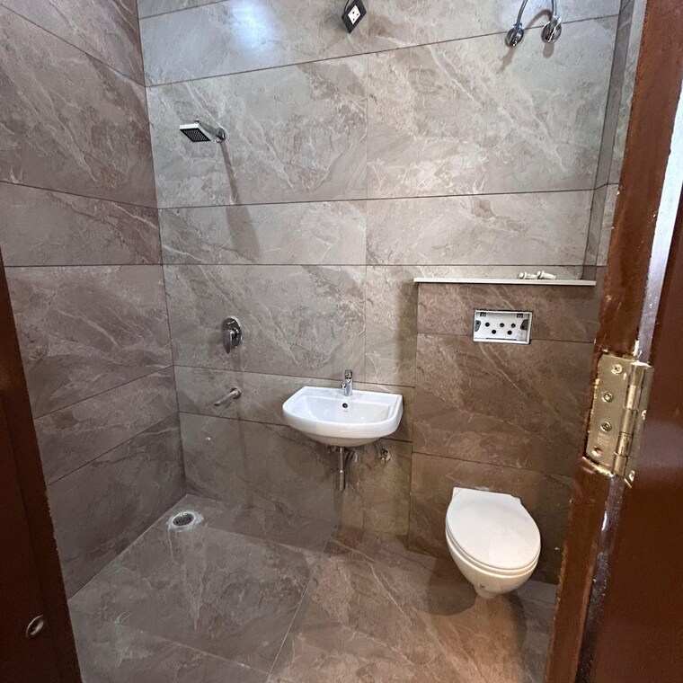 Bathroom, kharar landran road 2 Bedroom 1000 Sq.Ft. Apartment In Kharar Landran Road Mohali 8655276