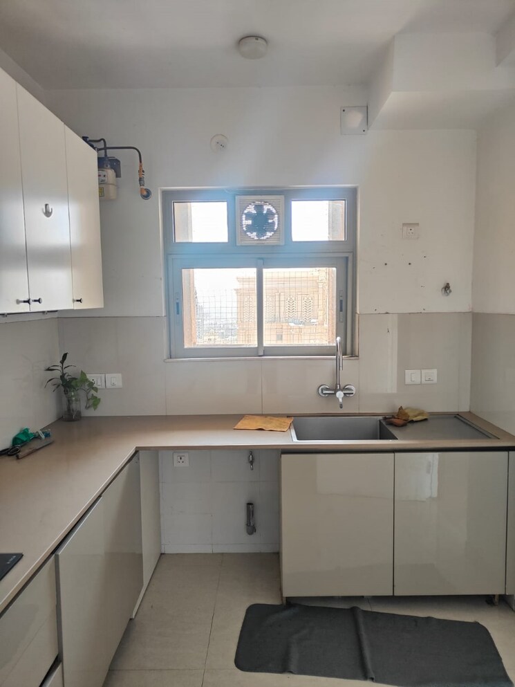 Kitchen, hiranandani-estate-rodas-enclave 2 Bedroom 800 Sq.Ft. Apartment In Ghodbunder Road Thane 8655273