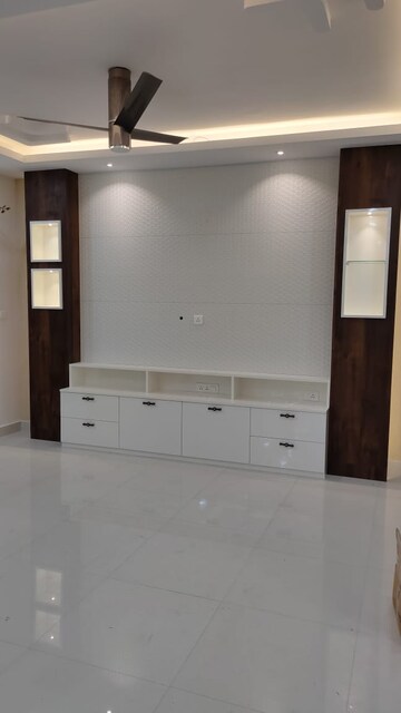 Room in 3 BHK Apartment at SJR Palazza City, Sarjapur Road – for Sale